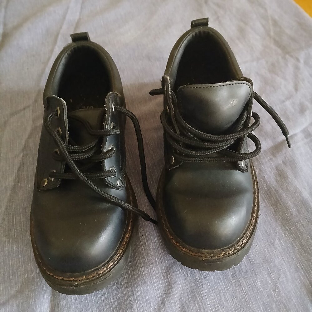State Street Black Shoes size 6